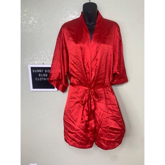 Victoria Secret 2000โs Red Satin Robe With An Ajustable Waistband Size Medium - Picture 1 of 9